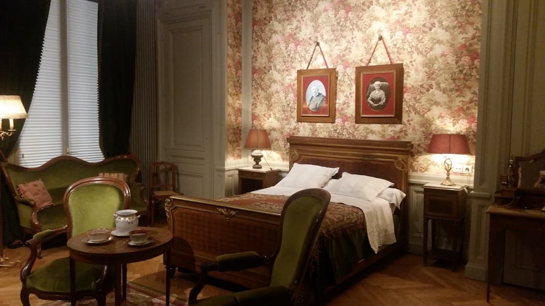 Private or Twin Sharing Hotel Rooms